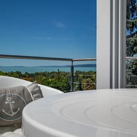 Mirador Balaton Panorama & Jacuzzi *